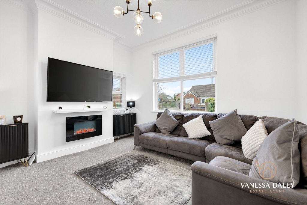 Property photo 2 of 47