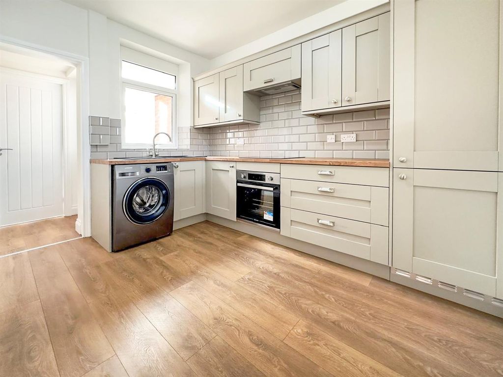 Property photo 1 of 11 Kitchen Diner