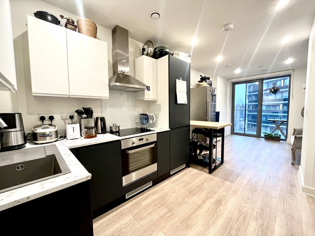 Property photo 1 of 17 2Â Bedroom Apartment For Sale