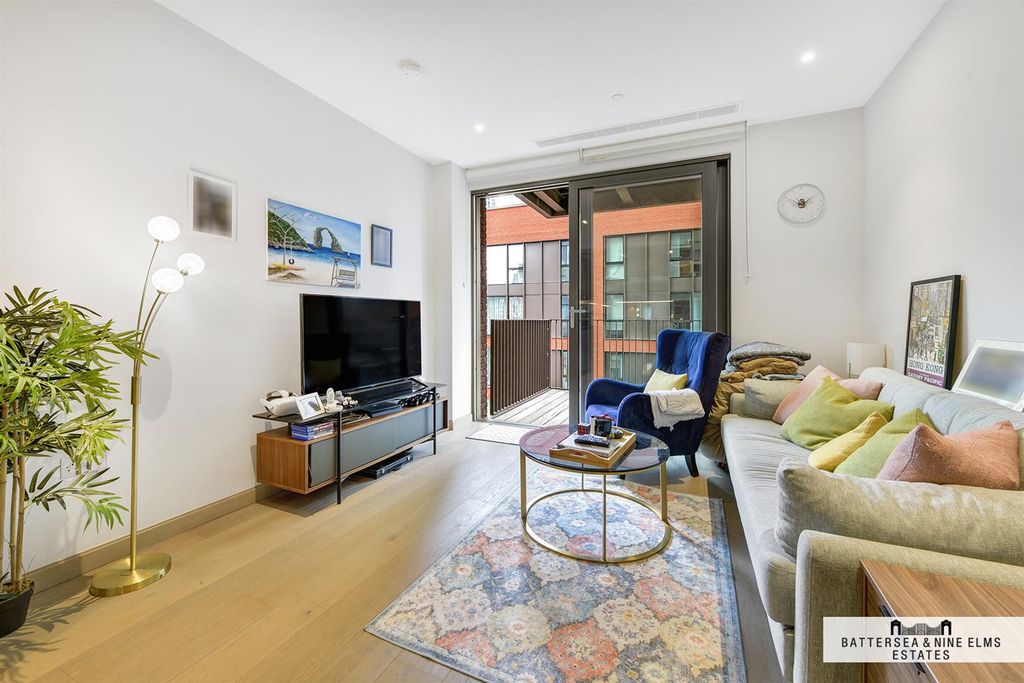 Property photo 3 of 23