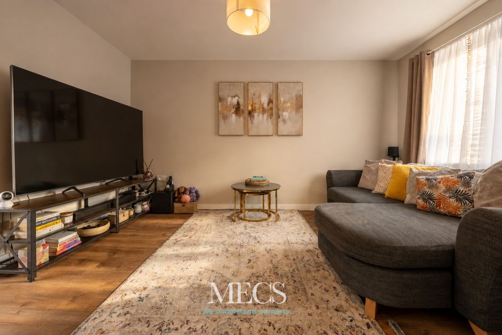 Property photo 3 of 13 4344804