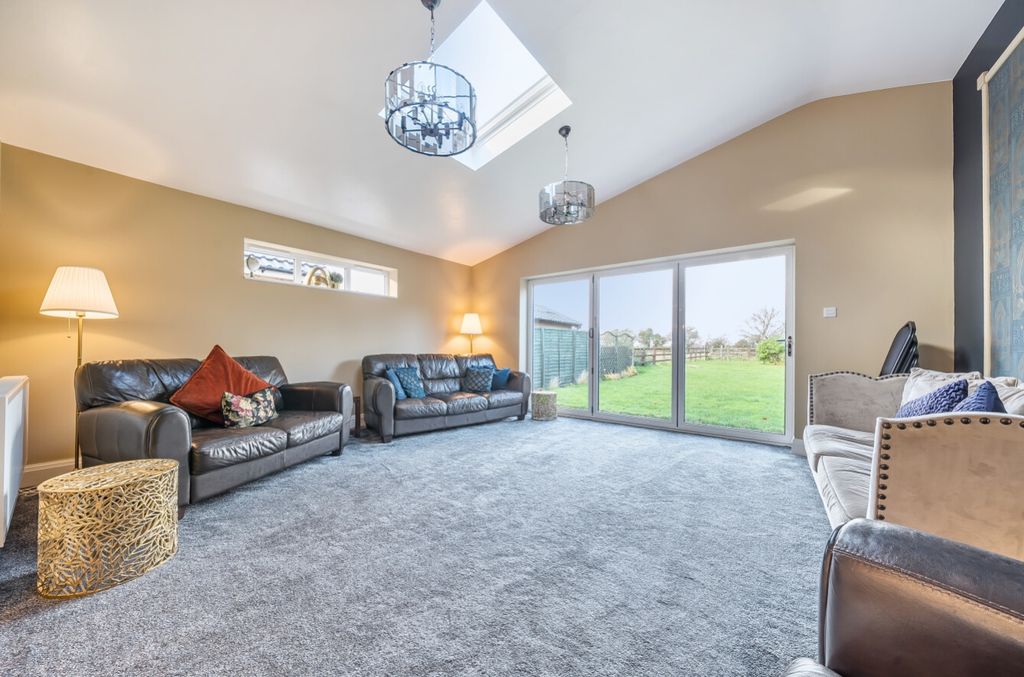 Property photo 3 of 26 1383098-14-691Dd891d0839