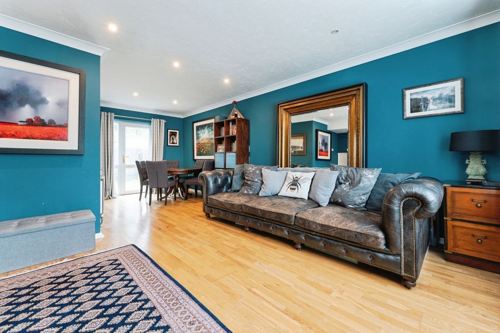 Property photo 2 of 21 Pbox-Img.Jpg