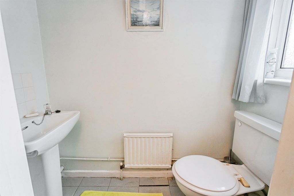 Property photo 3 of 18