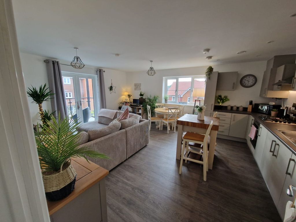 Property photo 2 of 13