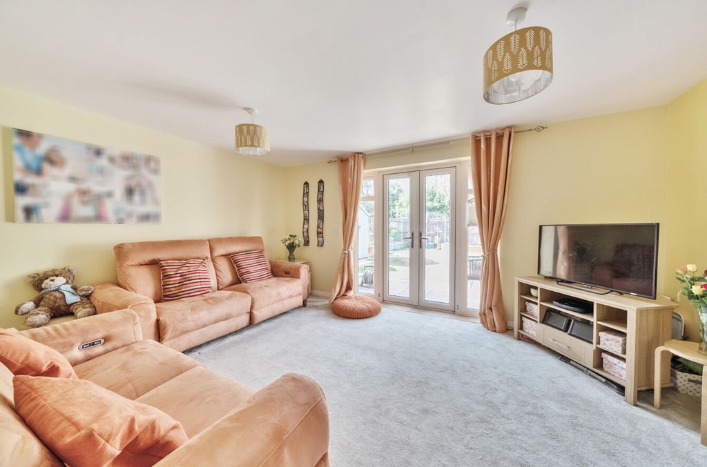 Property photo 2 of 23 1325540-1-687A75c...