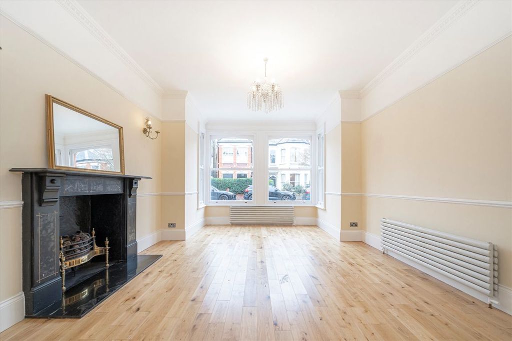 Property photo 3 of 7