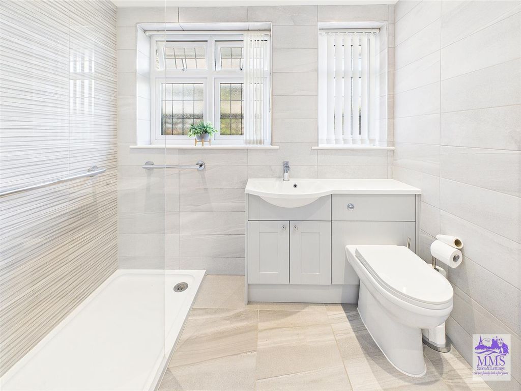 Property photo 2 of 11 Cam04098G0-Pr0043-Still007.Jpg