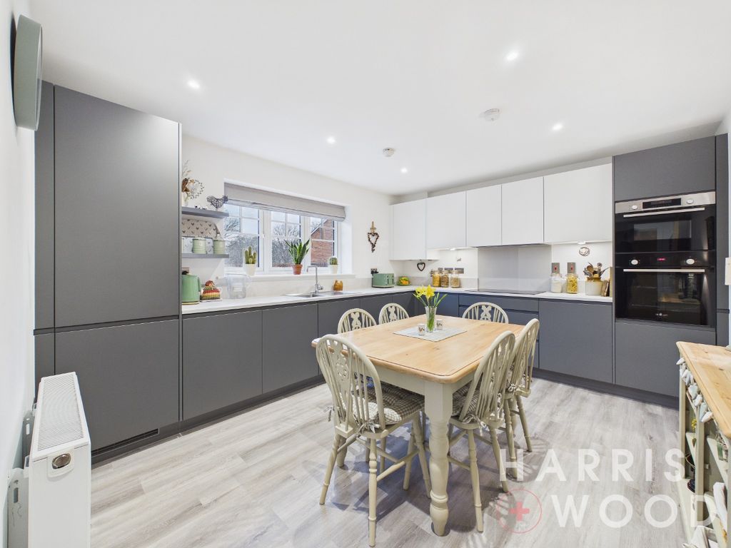 Property photo 3 of 33 4682893