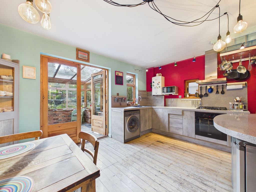 Property photo 3 of 20 Dining Kitchen