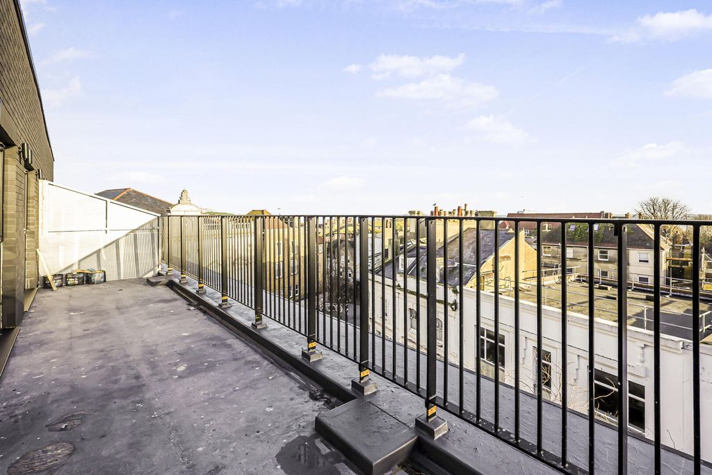 Property photo 2 of 22 Balcony