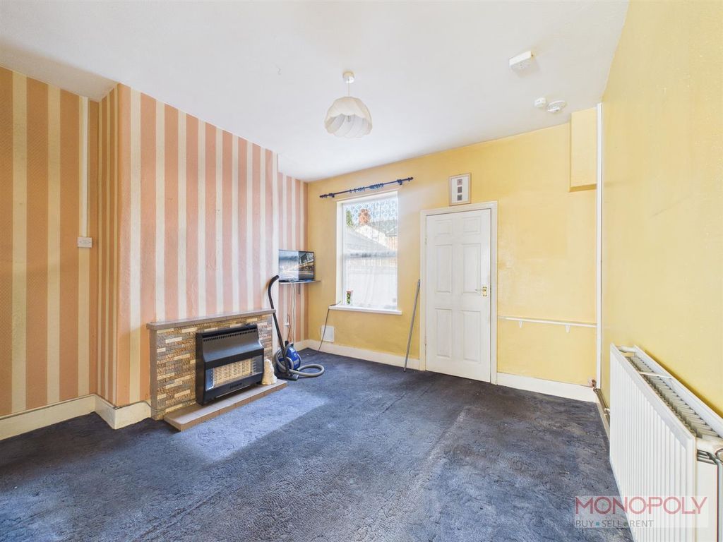 Property photo 3 of 13 Cam01943G0-Pr0642-Still008.Jpg