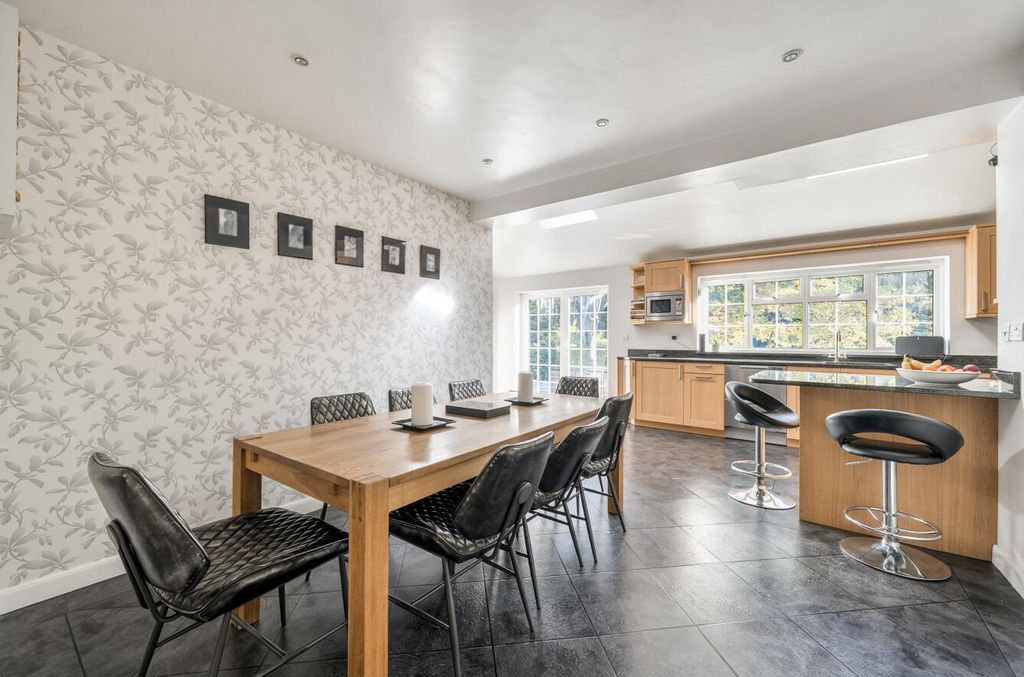Additional image 8 of 5 bed detached house for saleWokingham Road, Crowthorne, Berkshire RG45