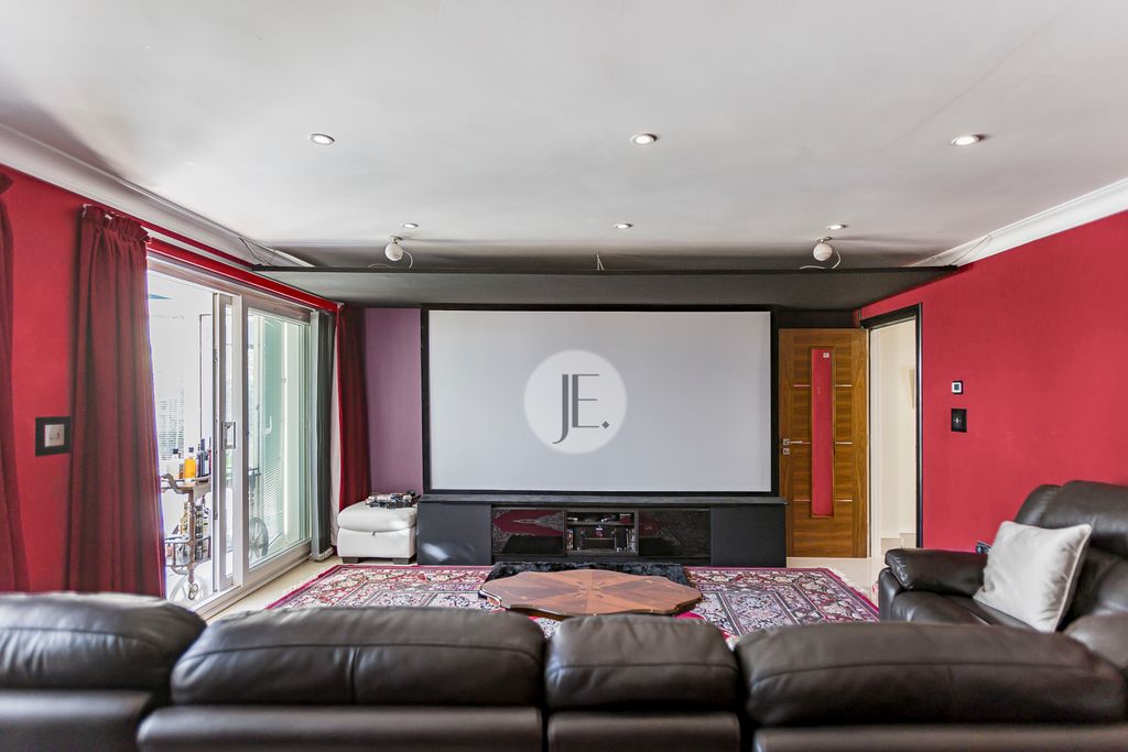 Property photo 3 of 22