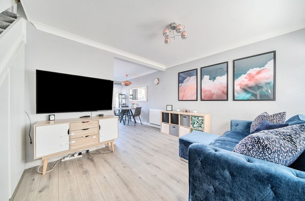 Property photo 2 of 21 1342370-10-68Ae07...