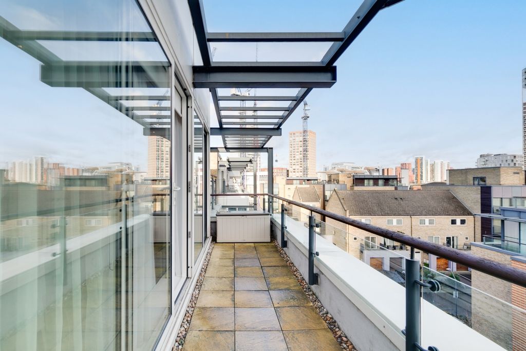 Property photo 2 of 25 Terrace (3)