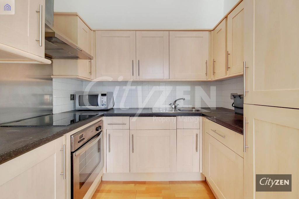 Property photo 3 of 9 Kitchen