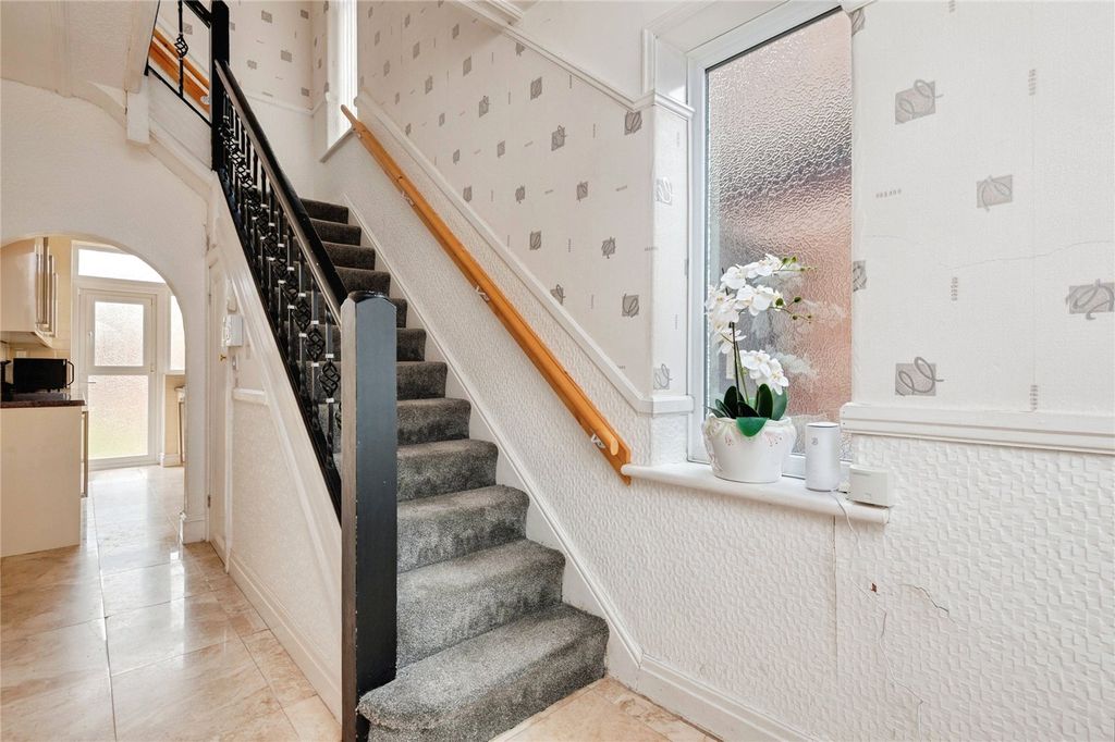 Property photo 2 of 18 Picture No. 31