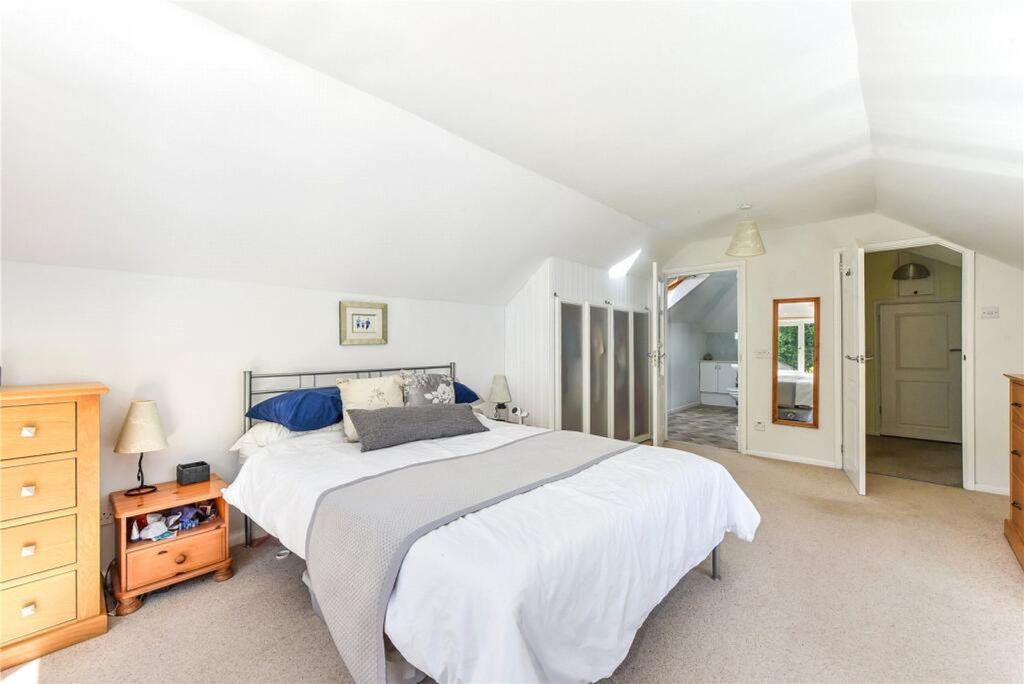 Additional image 12 of 5 bed detached bungalow for salePulens Lane, Petersfield GU31