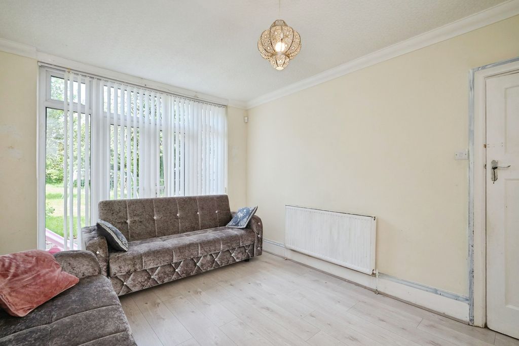 Property photo 3 of 28 Pbox-Img.Jpg