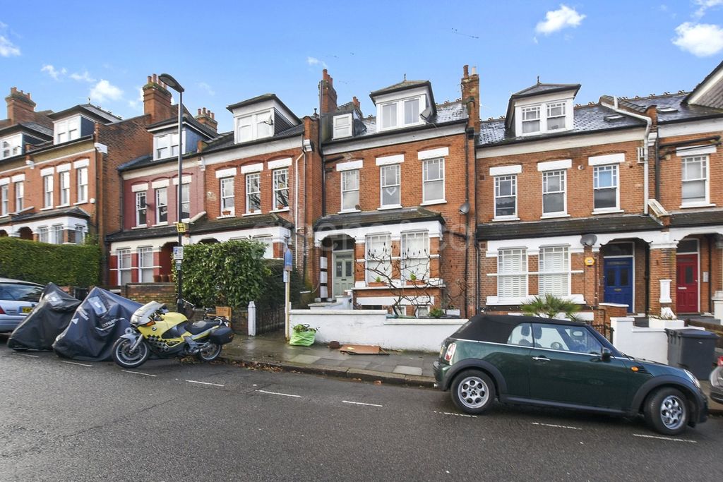 Property photo 3 of 7 P3