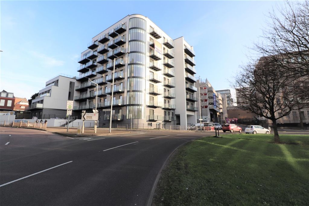 Property photo 1 of 11