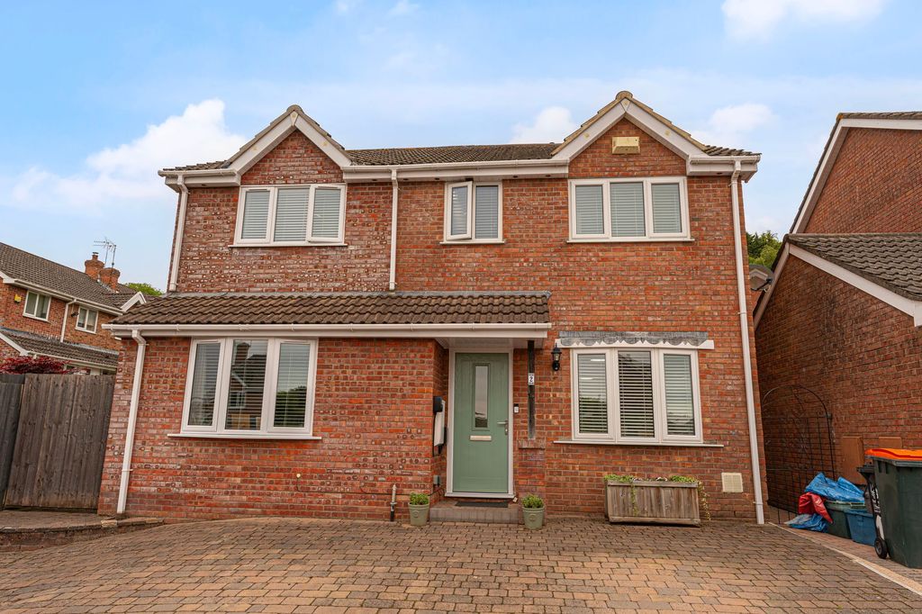 Property photo 1 of 40