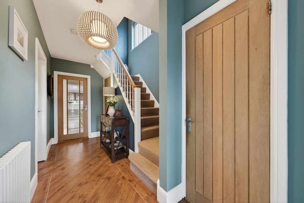 Property photo 3 of 47