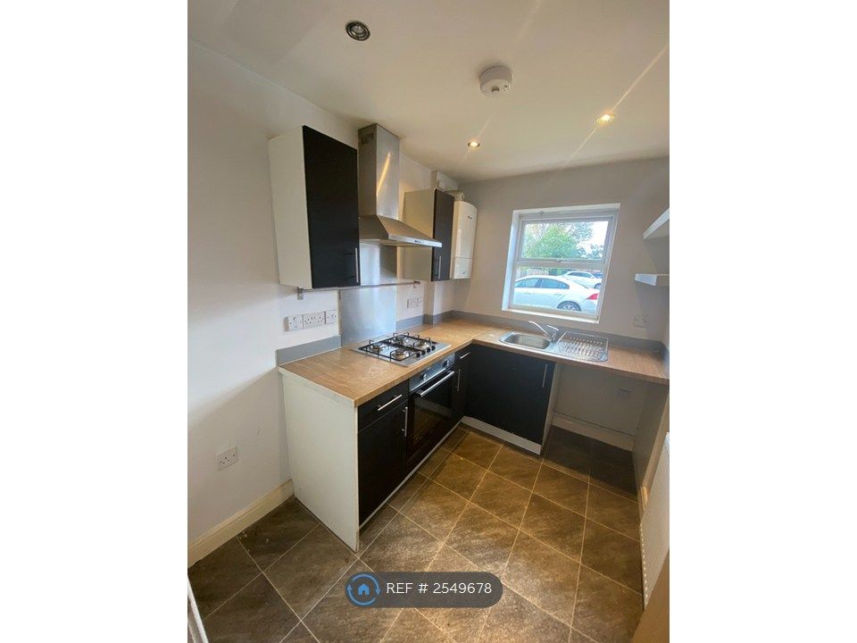 Property photo 3 of 7 Kitchen
