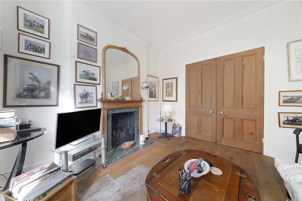 Property photo 3 of 21 Farlow Road