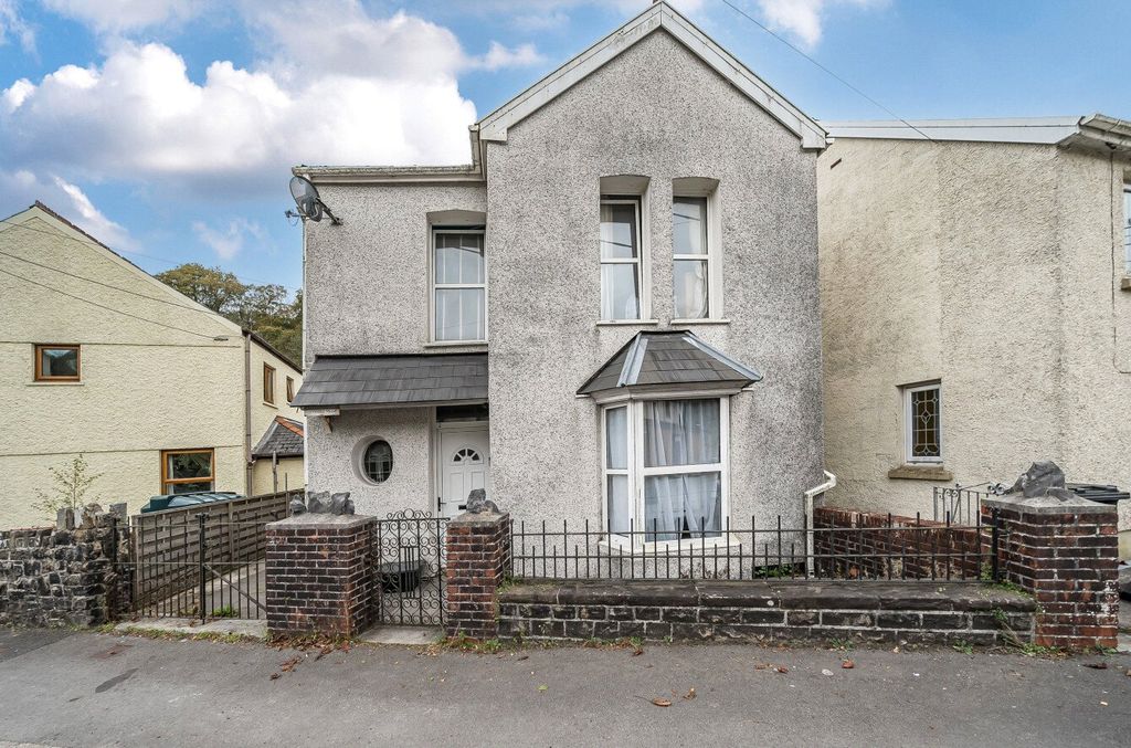 Property photo 1 of 20 Picture No. 06