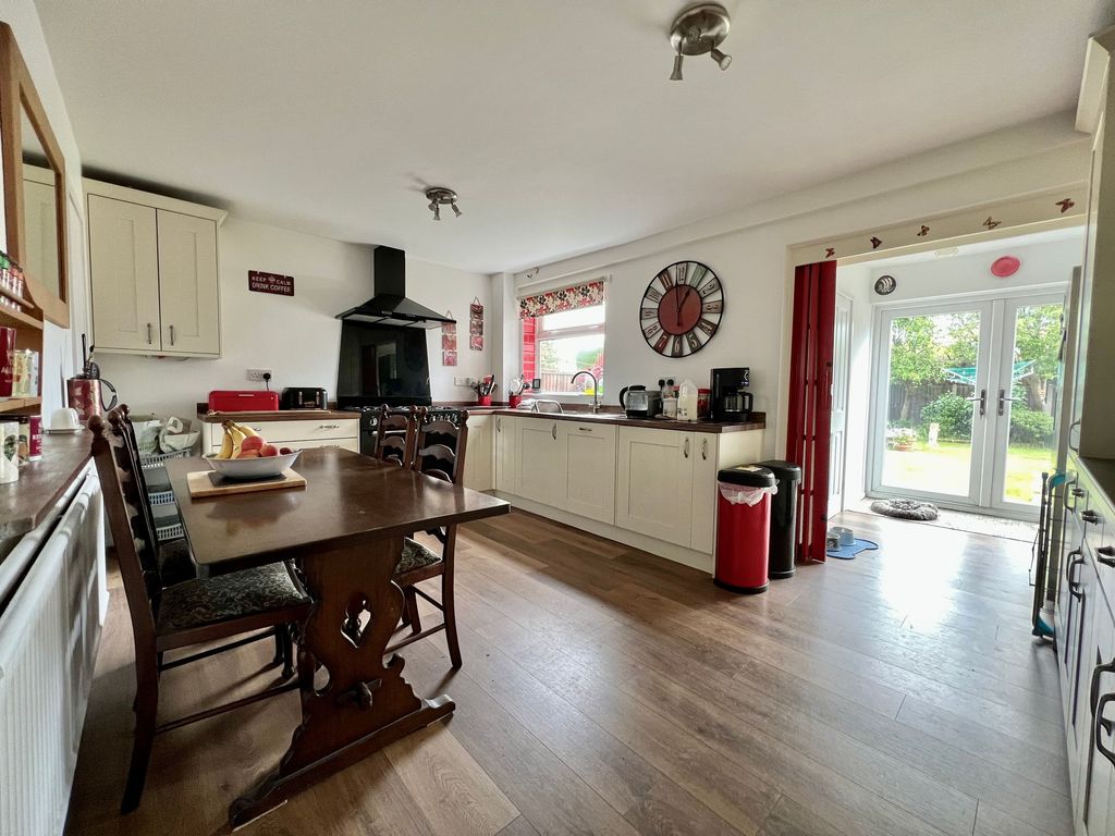 Property photo 2 of 22