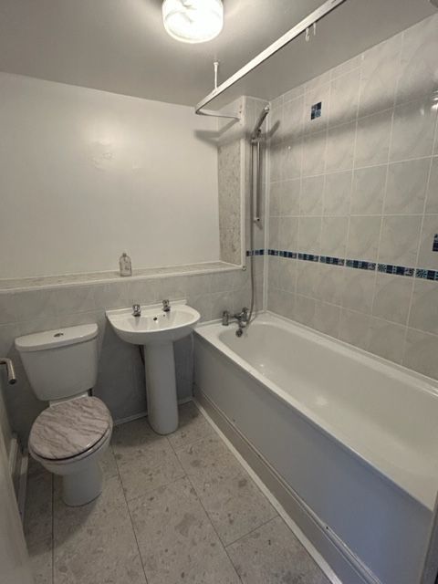 Property photo 2 of 6 Bathroom