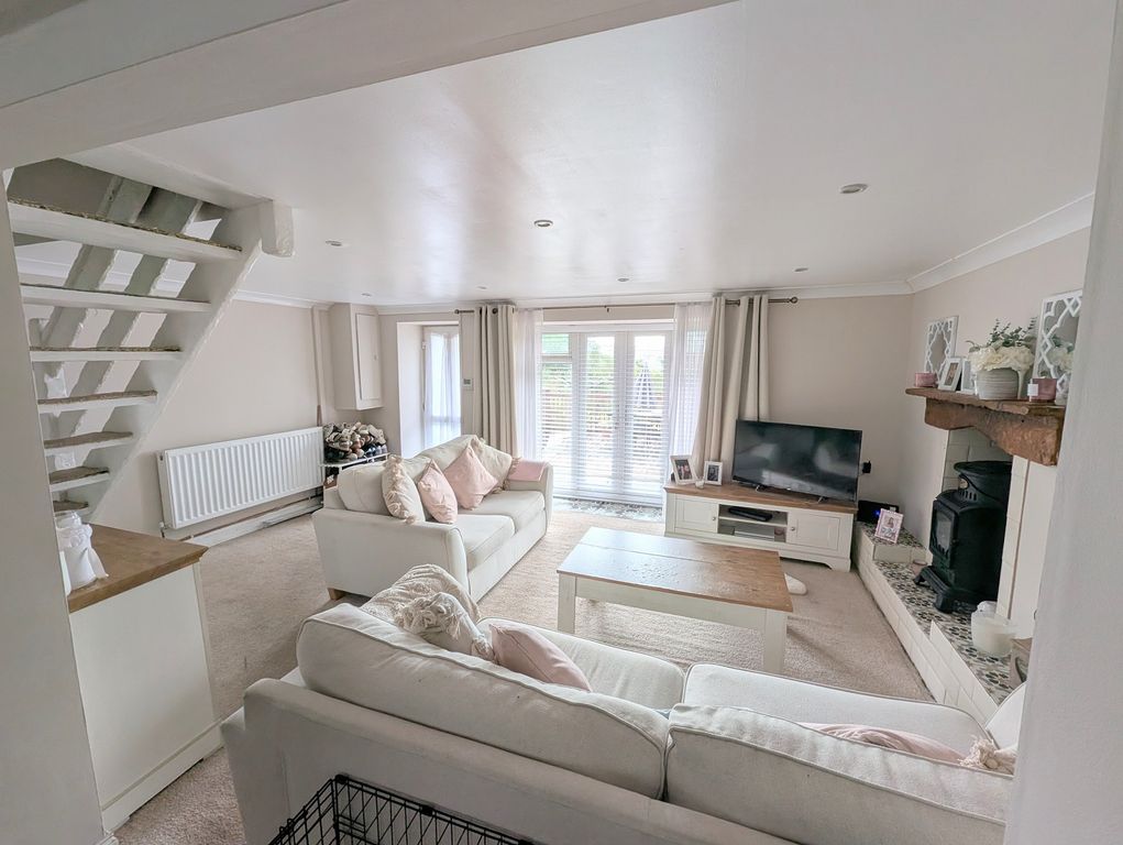 Property photo 2 of 11 Not Specified