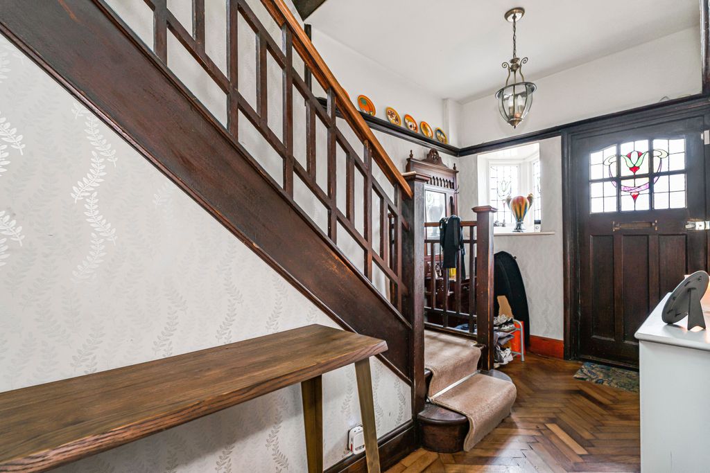 Property photo 2 of 28