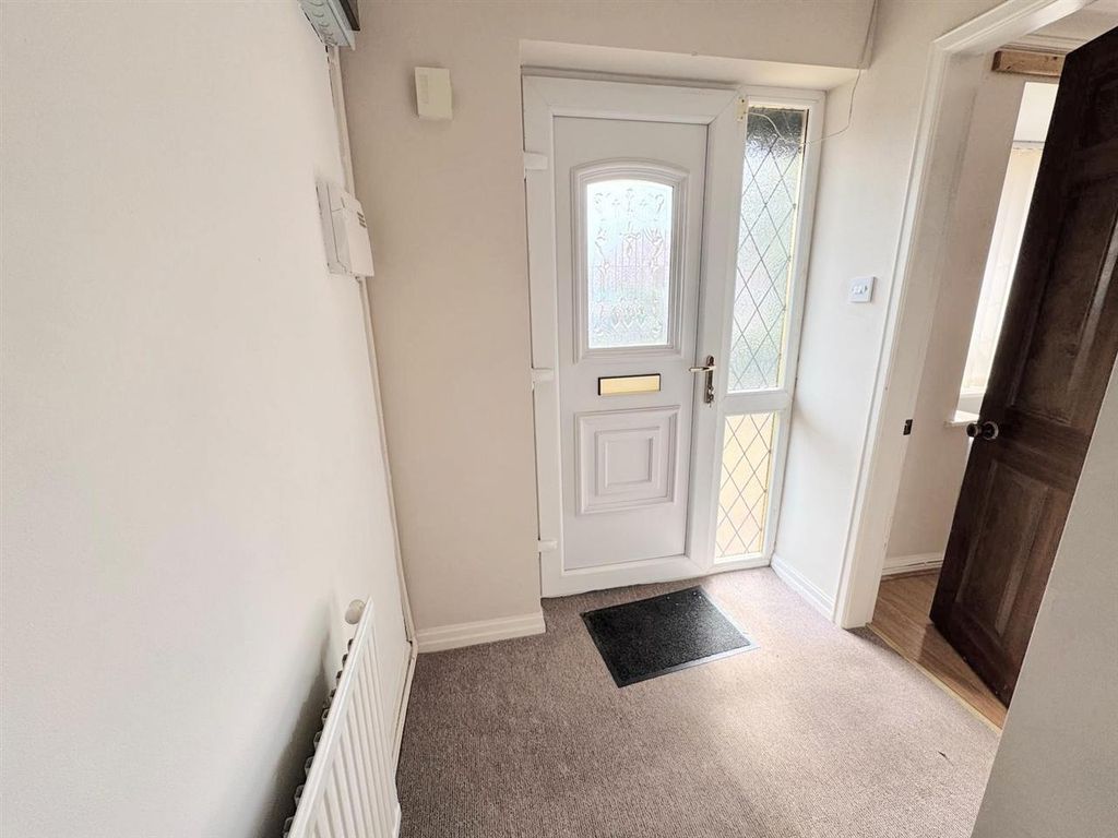 Property photo 2 of 14 Entrance Hall