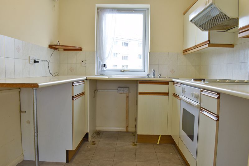 Property photo 2 of 7 Kitchen