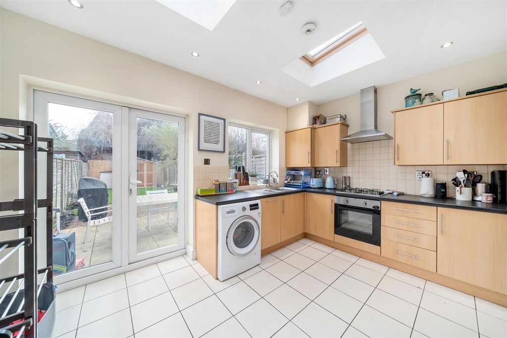 Property photo 2 of 12 Kitchen