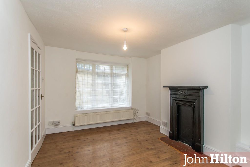 Property photo 3 of 12 Cavendish Place14.Jpg