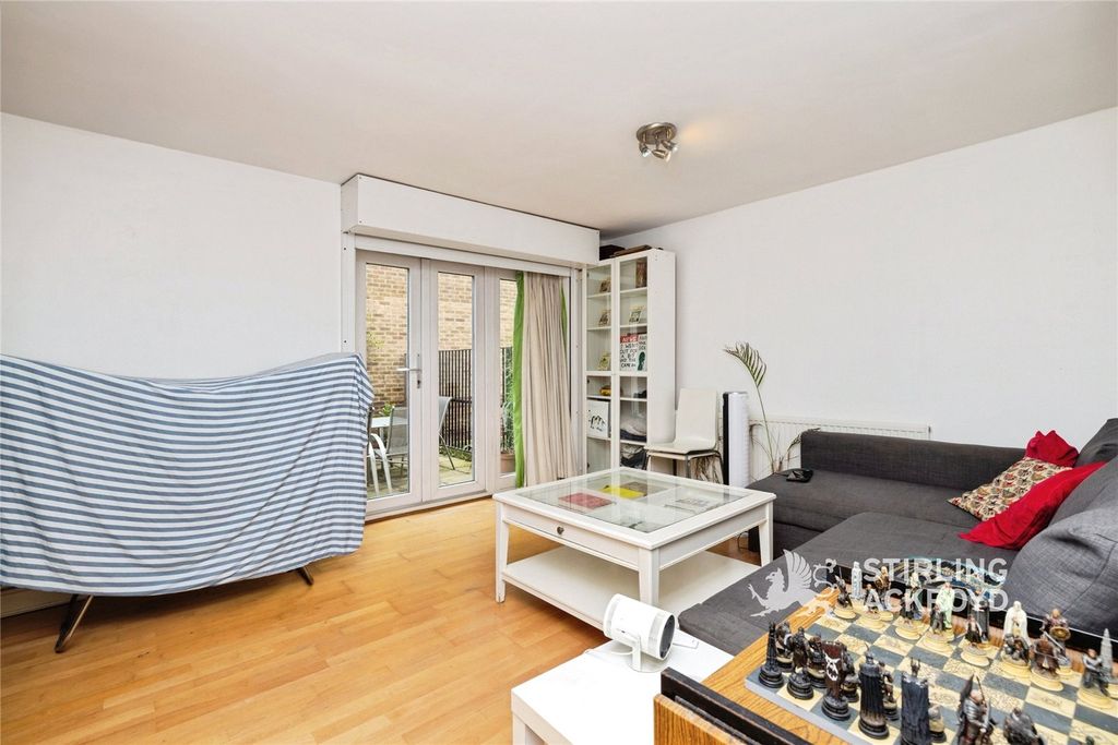 Property photo 3 of 14 Reception Room