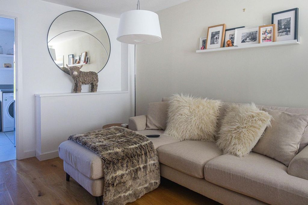 Property photo 3 of 15 Boyce Way 3-2.Jpg