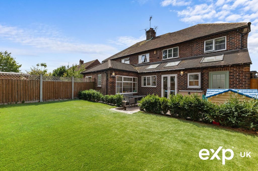 Property photo 2 of 42