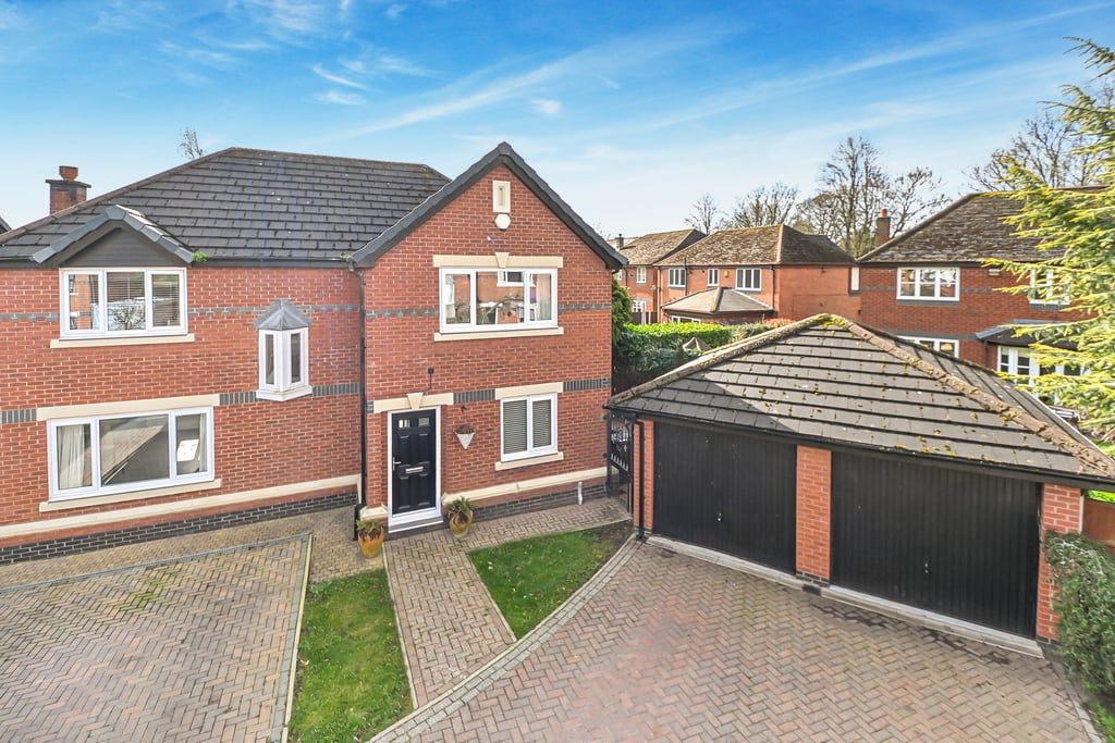 Property photo 2 of 27