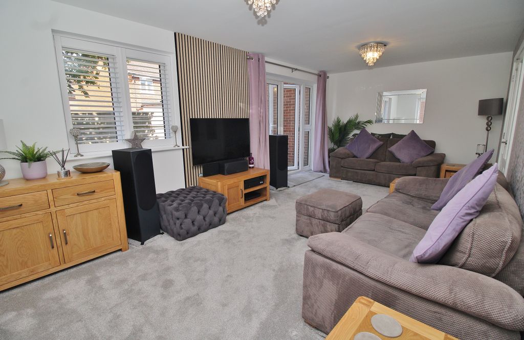 Property photo 2 of 23