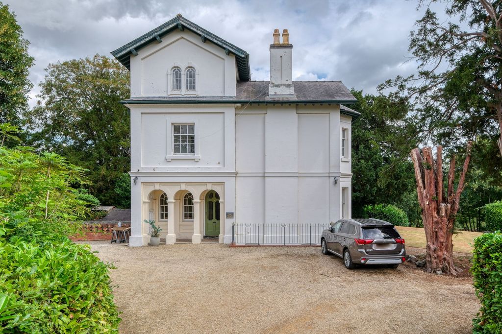 Property photo 2 of 16