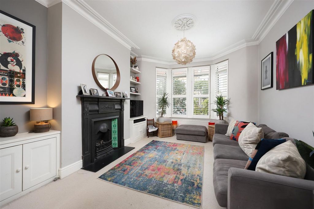 Property photo 3 of 18