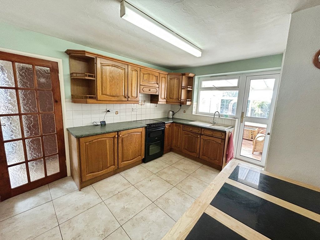 Property photo 2 of 17 Kitchen/Dining Room