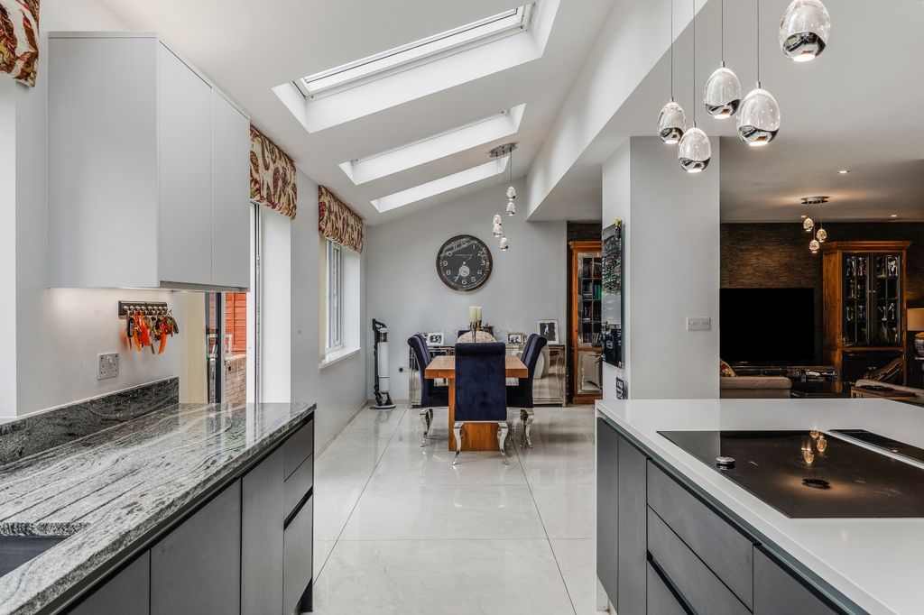 Property photo 2 of 17 Picture No. 07