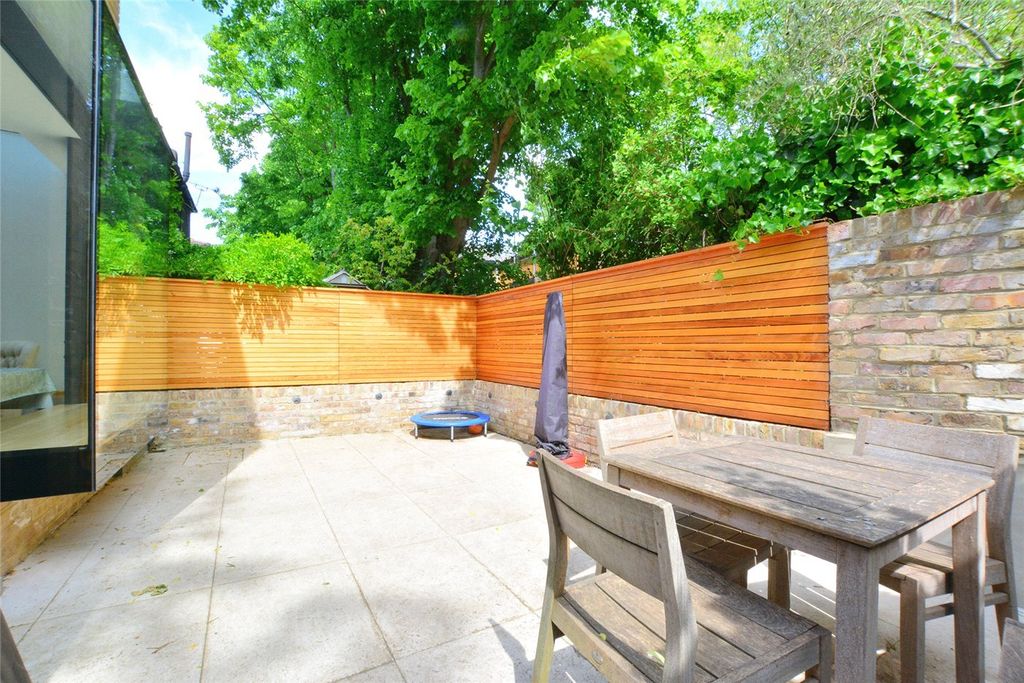 Property photo 3 of 11 Picture No. 23