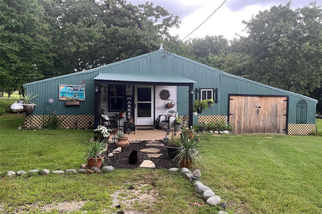 Property photo 1 of 18